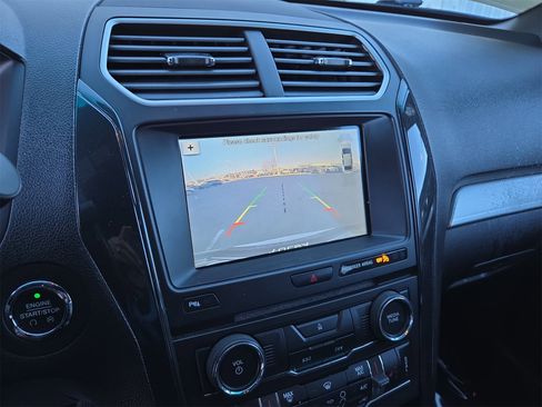 Used 2017 Ford Explorer XLT w/ Equipment Group 202A image 25