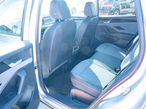New 2026 Volkswagen Tiguan SE FWD image 30