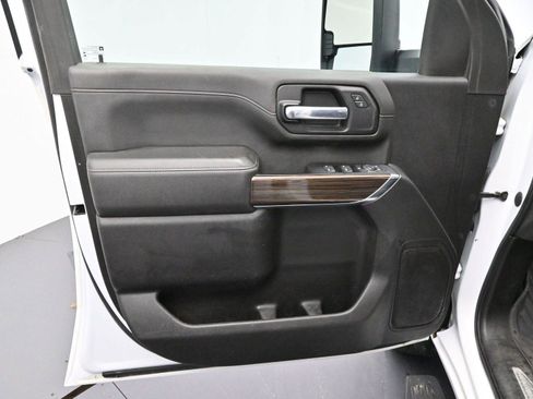 Used 2023 Chevrolet Silverado 2500 LT w/ Convenience Package image 9