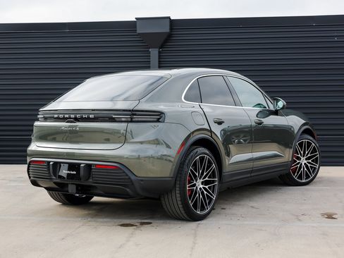 New 2025 Porsche Macan 4S Electric image 7
