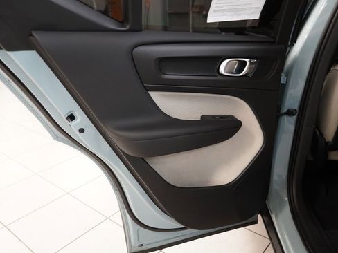 Used 2019 Volvo XC40 T5 Momentum AWD/4WD image 27