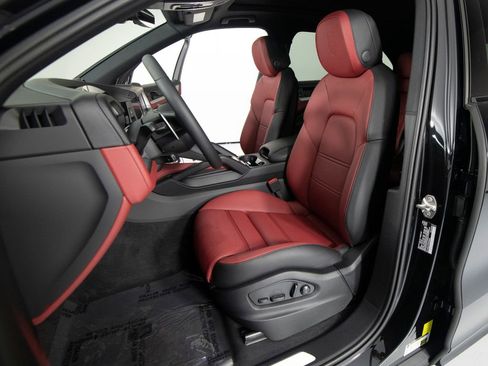 New 2026 Porsche Cayenne AWD/4WD image 5