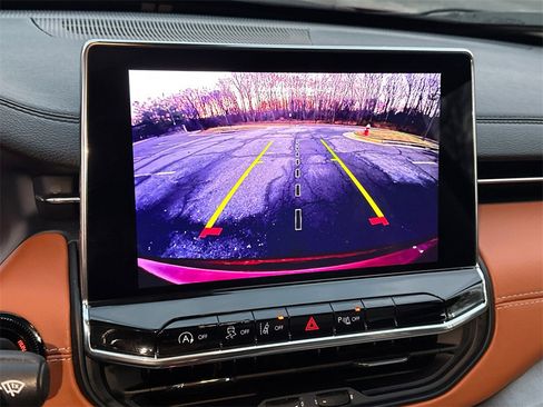 Used 2022 Jeep Compass Limited image 23