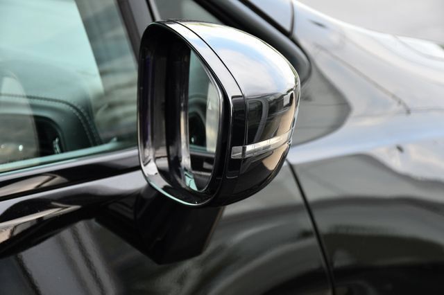 Used 2025 Chrysler Pacifica Limited FWD image 34