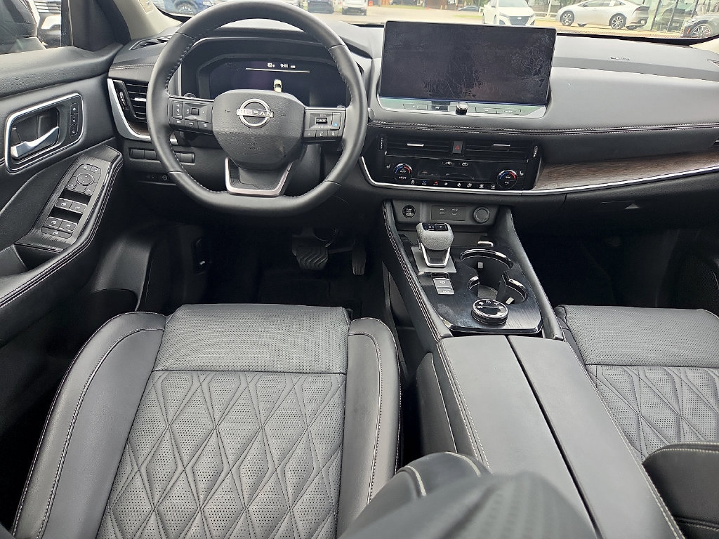 Used 2026 Nissan Rogue Platinum w/ Platinum Premium Package AWD/4WD image 12