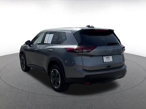 Used 2025 Nissan Rogue SV image 11