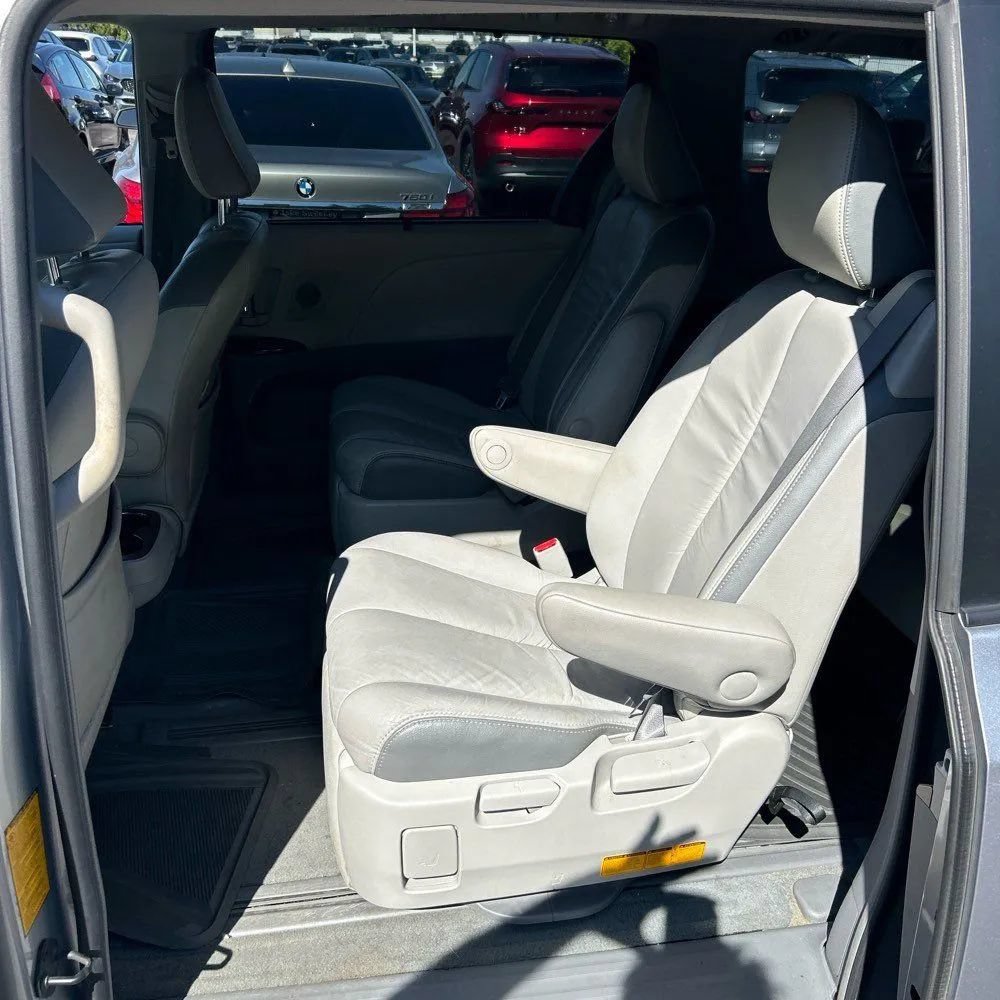 Used 2011 Toyota Sienna Limited AWD/4WD image 24