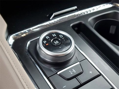 Used 2022 Ford Expedition XLT image 21