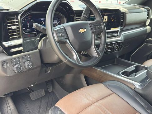 Used 2024 Chevrolet Silverado 2500 High Country w/ High Country Premium Package AWD/4WD image 13