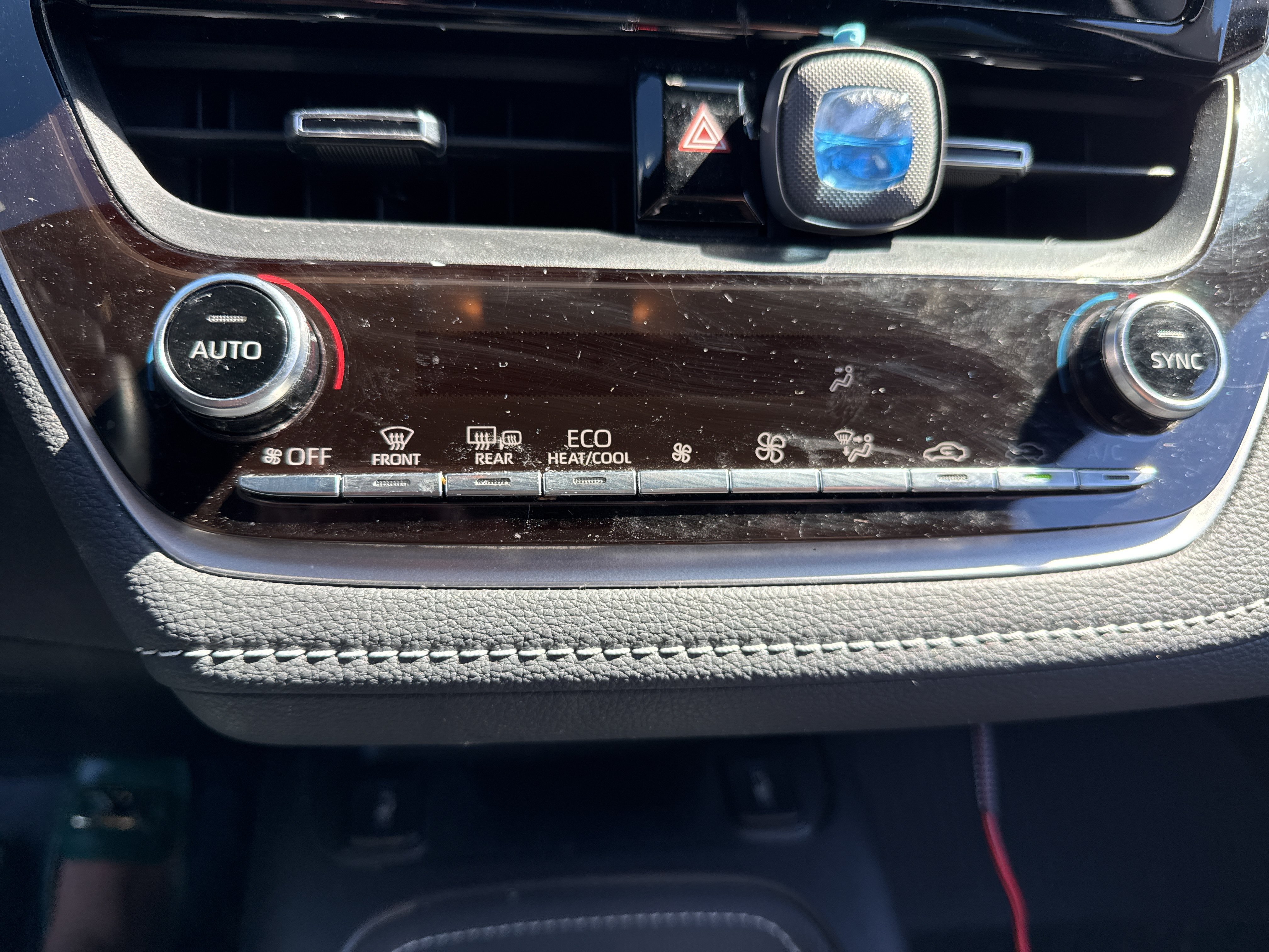 Used 2019 Toyota Corolla XSE FWD image 3