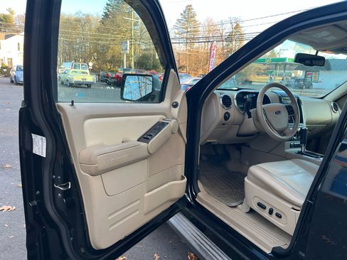 Used 2010 Ford Explorer XLT image 10