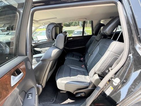 Used 2014 Mercedes-Benz GL 550 4MATIC image 29