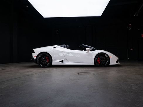 Used 2017 Lamborghini Huracan LP 610-4 AWD/4WD image 11