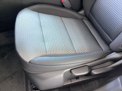 New 2026 Chevrolet Trax LT w/ LT Convenience Package FWD image 12