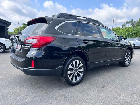 Used 2017 Subaru Outback 2.5i Limited AWD/4WD image 9