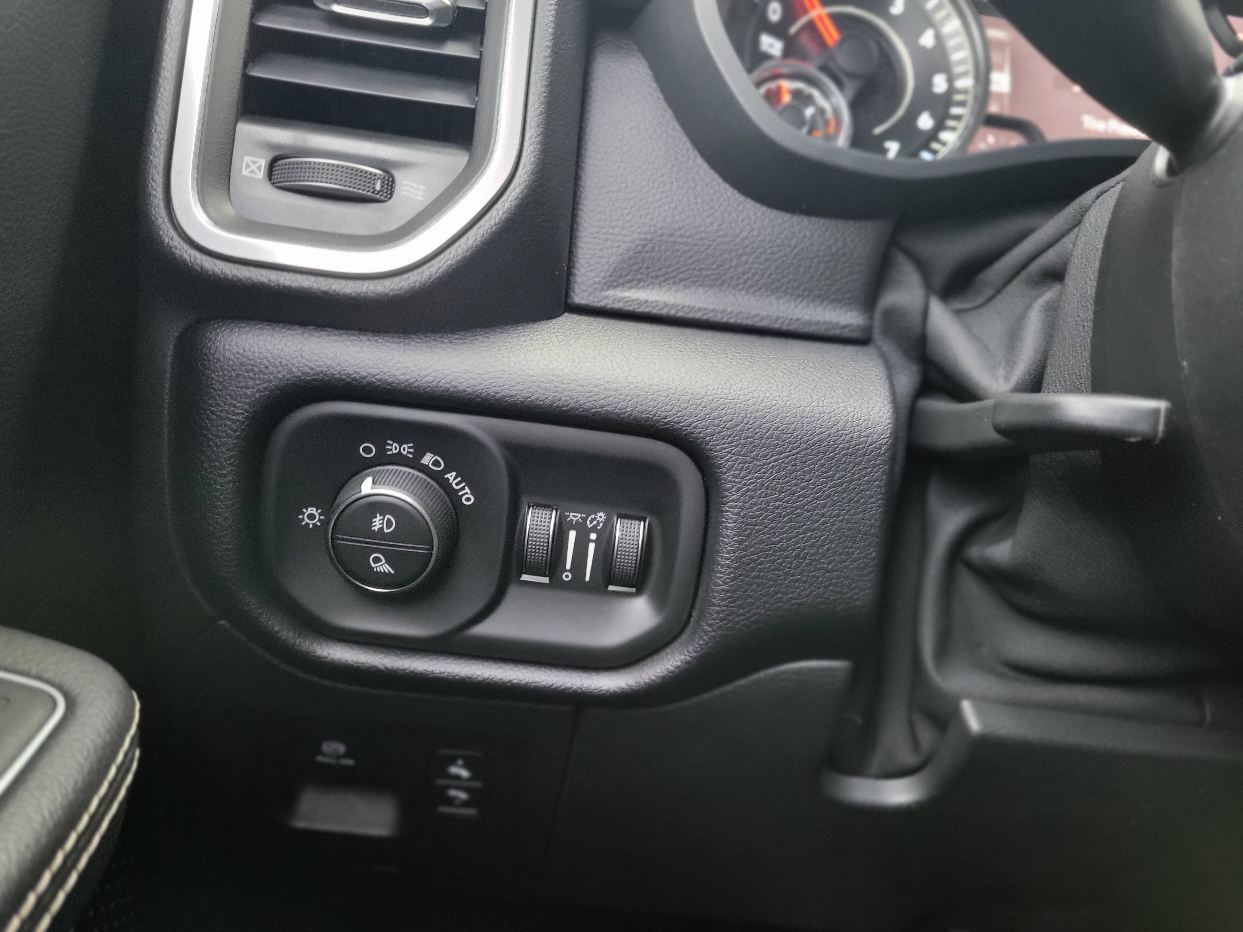 Used 2022 RAM 1500 Laramie AWD/4WD image 24