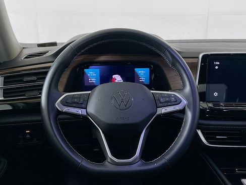 Used 2025 Volkswagen Atlas SE FWD image 18