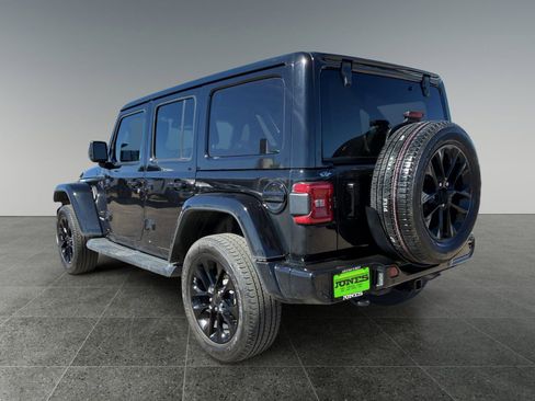 Used 2020 Jeep Wrangler Unlimited Sahara image 4