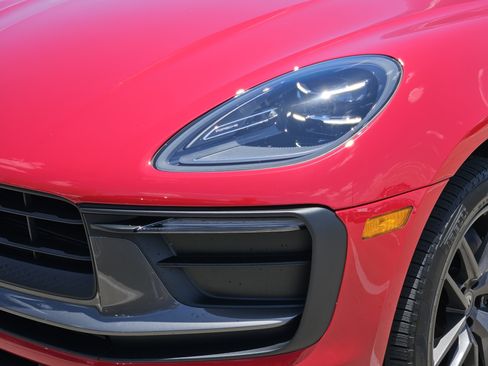 Used 2023 Porsche Macan Turbo AWD/4WD image 12