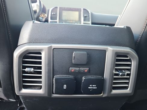 Used 2018 Ford F150 Platinum w/ Equipment Group 701A Luxury AWD/4WD image 24