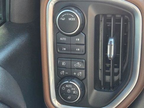 Used 2021 Chevrolet Silverado 1500 High Country image 23