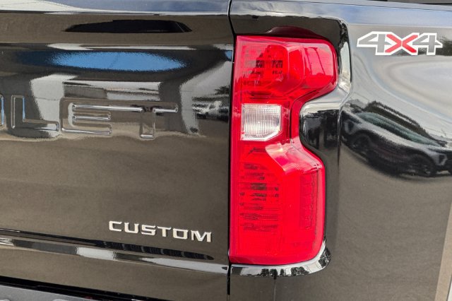 New 2026 Chevrolet Silverado 2500 Custom w/ Custom Value Package AWD/4WD image 37