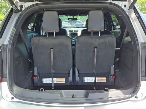 Used 2015 Ford Explorer XLT w/ Equipment Group 202A AWD/4WD image 28