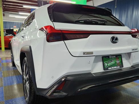 Used 2019 Lexus UX 200 F Sport image 4