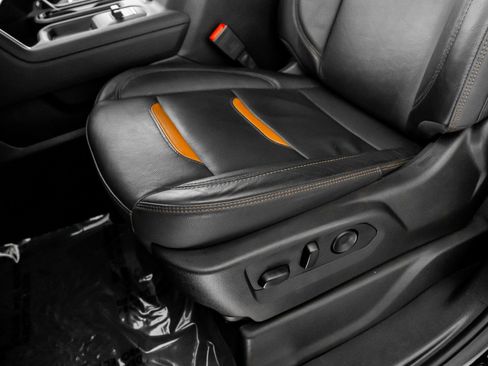 Used 2025 GMC Sierra 2500 AT4 w/ AT4 Premium Plus Package image 28