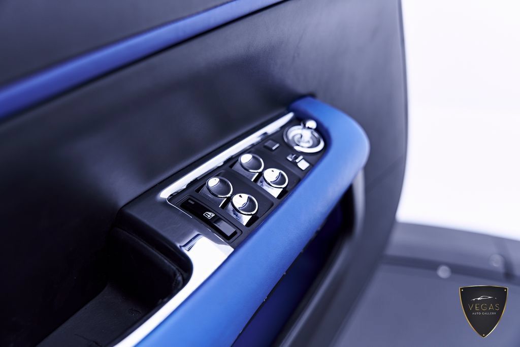 Used 2019 Rolls-Royce Dawn RWD image 40