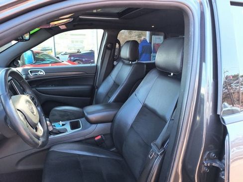 Used 2018 Jeep Grand Cherokee Altitude AWD/4WD image 18