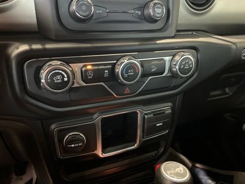 Used 2020 Jeep Wrangler Unlimited Sport AWD/4WD image 31