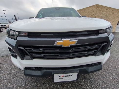 Used 2024 Chevrolet Colorado LT w/ LT Convenience Package image 2