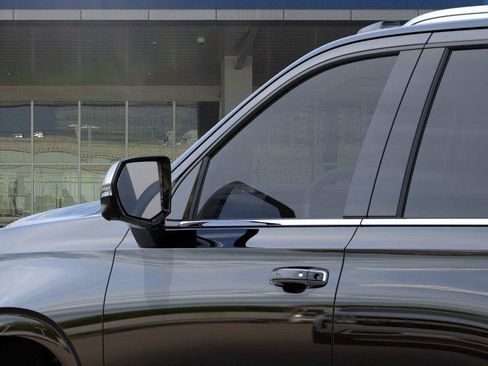 New 2026 Chevrolet Tahoe Premier w/ Sun And Tow Package AWD/4WD image 12