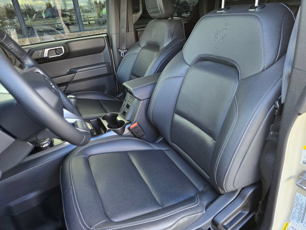 Certified 2025 Ford Bronco Badlands AWD/4WD image 16