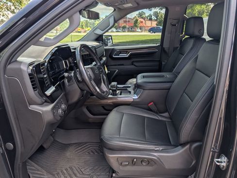 Used 2022 Chevrolet Silverado 1500 RST AWD/4WD image 13