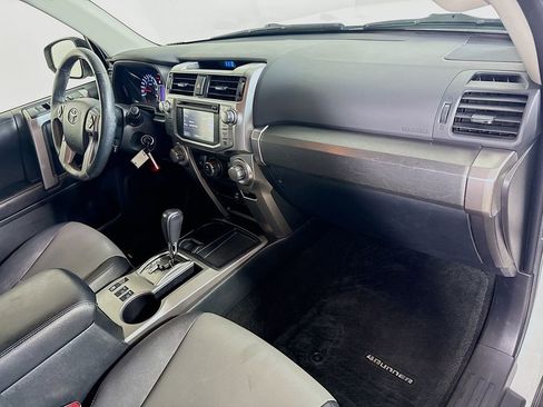 Used 2018 Toyota 4Runner SR5 Premium RWD image 27