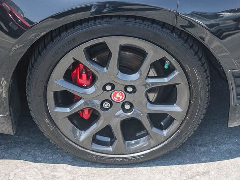 Used 2018 FIAT 124 Spider Abarth RWD image 11