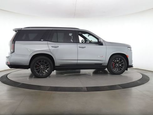 Used 2024 Cadillac Escalade V w/ LPO, ONYX Package AWD/4WD image 6