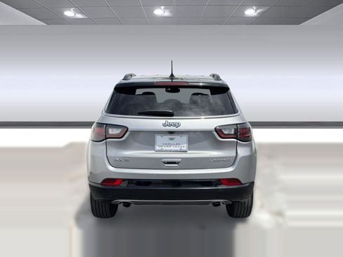 Used 2023 Jeep Compass Limited w/ Elite Group AWD/4WD image 9