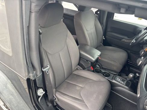 Used 2015 Jeep Wrangler Sport w/ Connectivity Group image 7