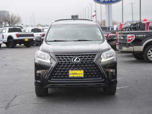 Used 2017 Lexus GX 460 image 3