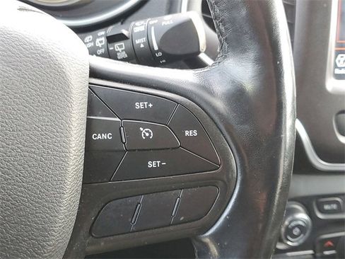 Used 2021 Jeep Cherokee Trailhawk w/ Comfort & Convenience Group image 24