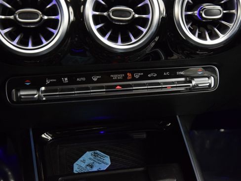 Certified 2025 Mercedes-Benz GLA 250 image 25