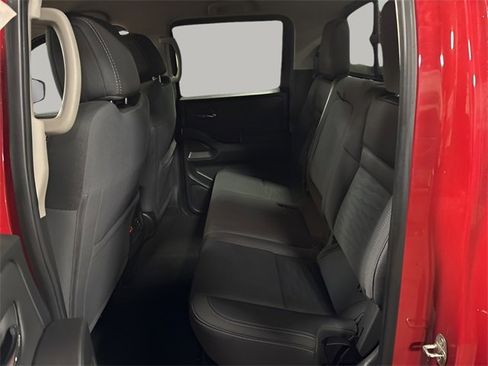 Used 2022 Nissan Frontier SV w/ Technology Package image 18