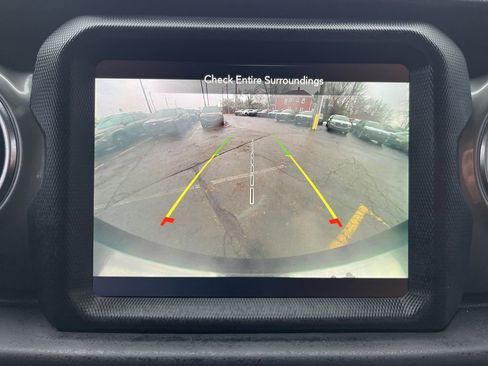 Used 2022 Jeep Wrangler Unlimited Sahara image 17