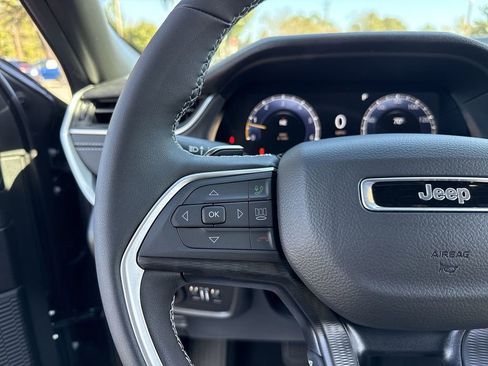 New 2025 Jeep Grand Cherokee L Altitude image 15
