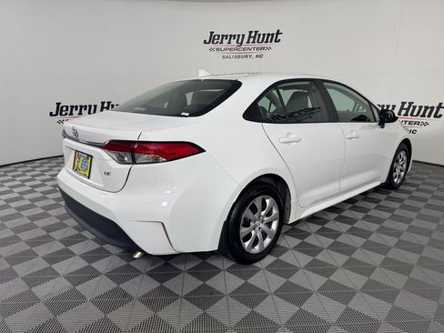 Used 2025 Toyota Corolla LE FWD image 6