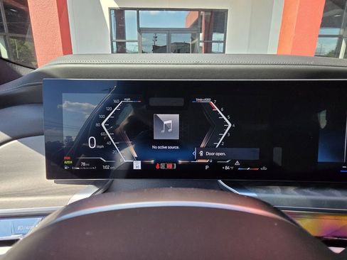 Used 2024 BMW 760i xDrive w/ Executive Package image 23