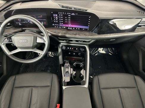 Used 2025 Audi Q5 Premium w/ 19" Wheel Package image 12